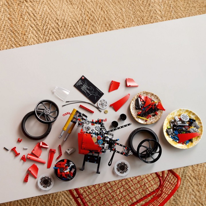 42202_Lifestyle_Build_crop